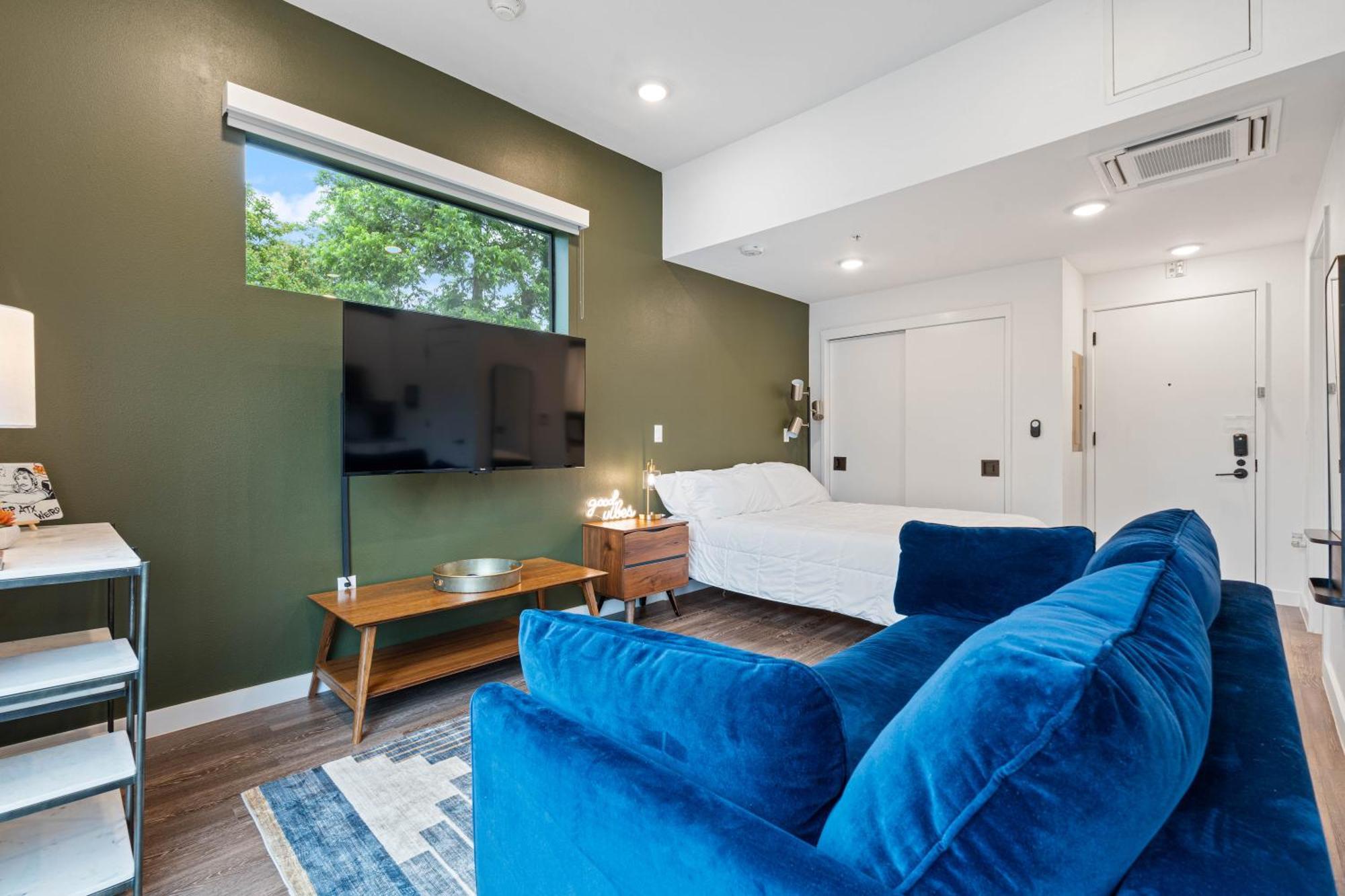 Holly House Apartment Austin Room photo