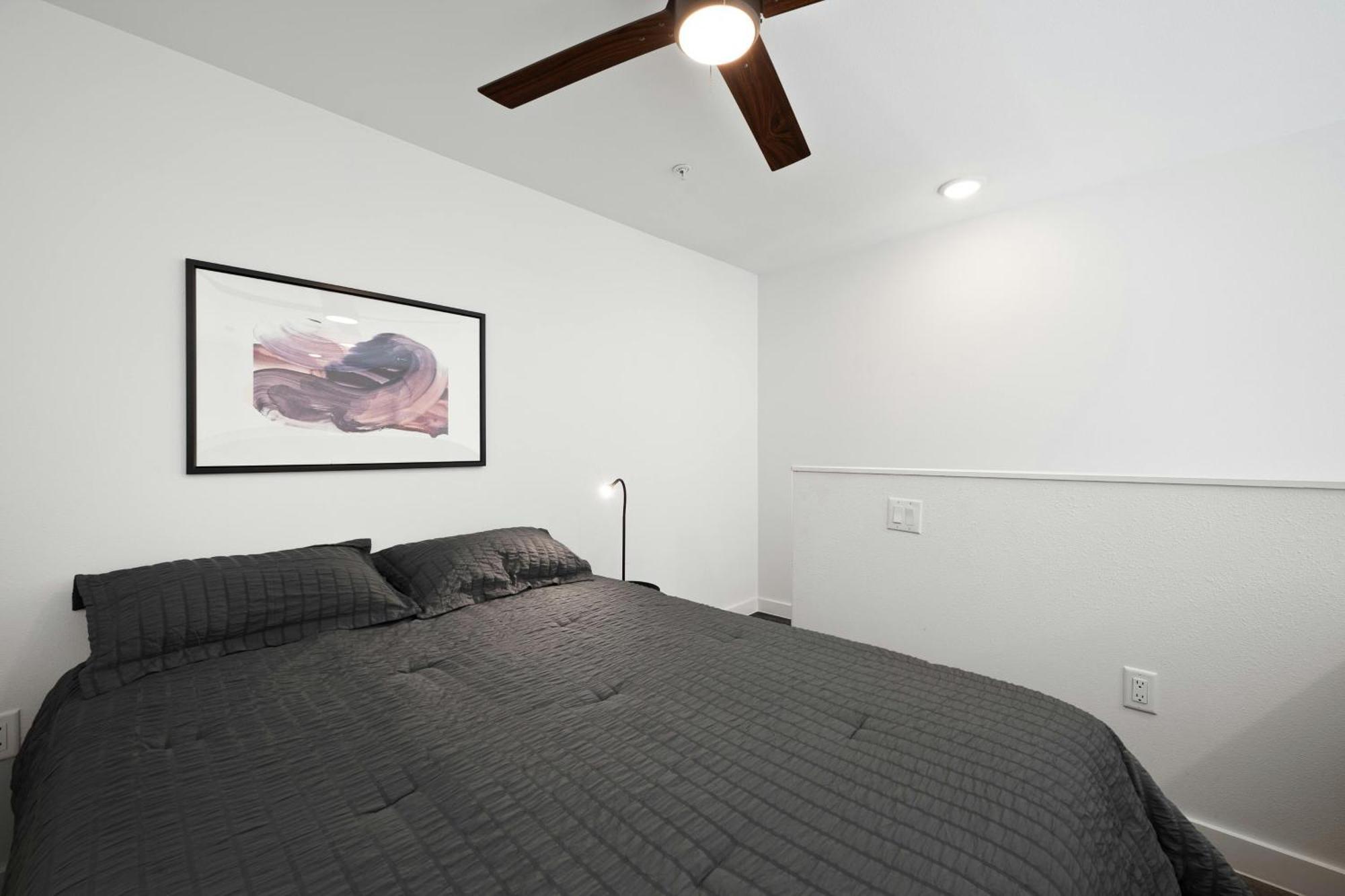 Holly House Apartment Austin Room photo
